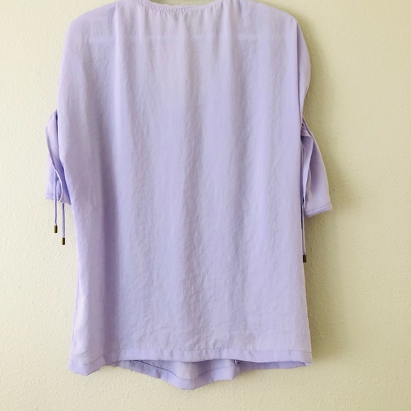 7 For All Mankind Beautiful spring top with open shoulder detail - Picture 2 of 5